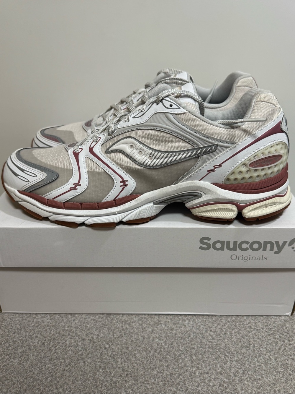 Saucony ProGrid Triumph 4 Summer Pack Light Sand Rust Size 11.5 (Damaged Box)
